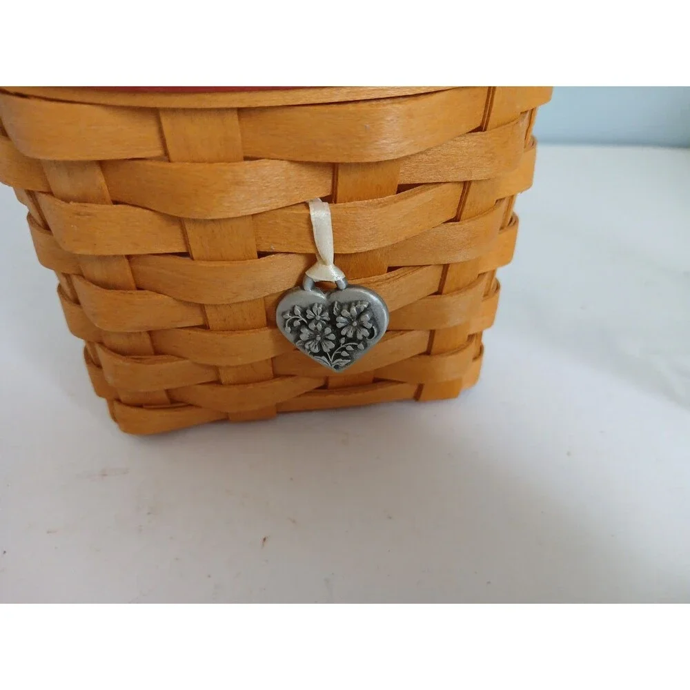 Longaberger 2001 Love Notes Basket W/ Liner & Tie On Heart Pamphlet